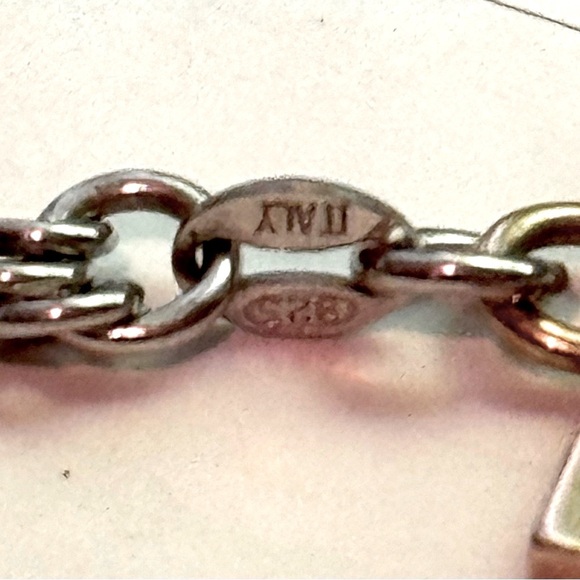 โจ Exquisite Vintage Tri-Coloured Sterling Silver Three Heart Necklace from Italy - Picture 7 of 13